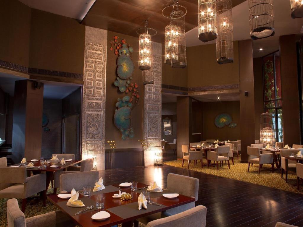 Clarion Hotel President Chennai Exteriör bild