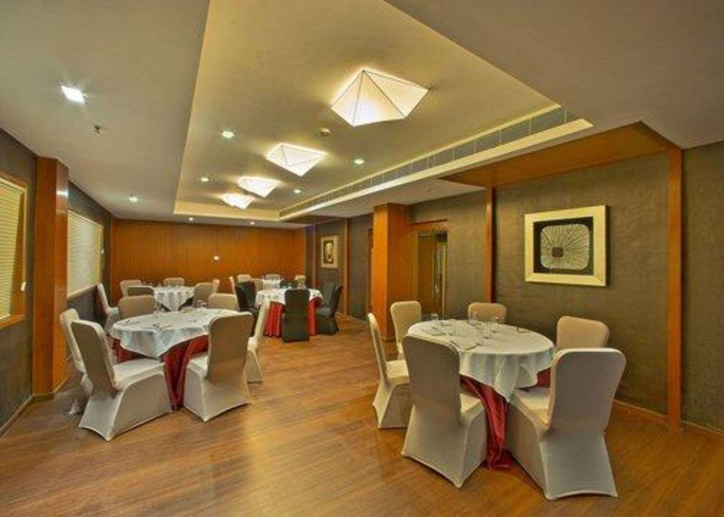 Clarion Hotel President Chennai Exteriör bild