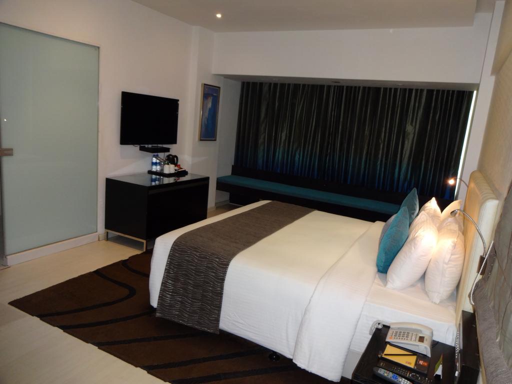 Clarion Hotel President Chennai Exteriör bild
