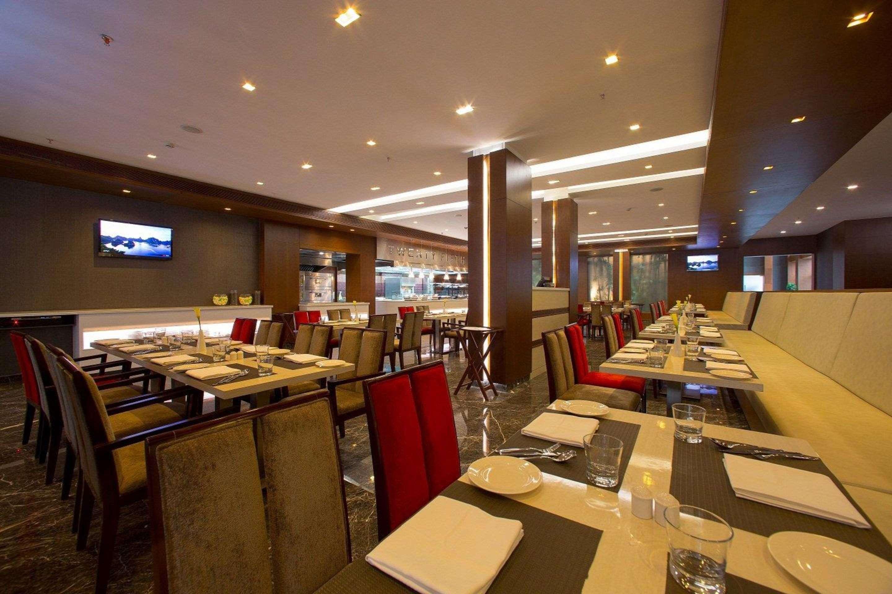 Clarion Hotel President Chennai Exteriör bild