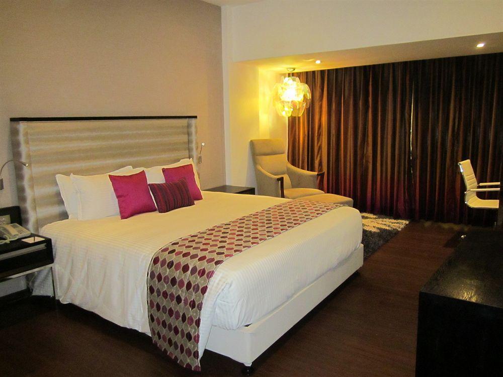 Clarion Hotel President Chennai Exteriör bild